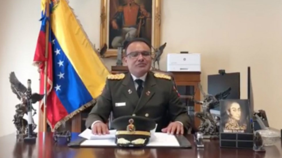 Alto militar venezolano desconoce a Maduro como presidente de su nación
