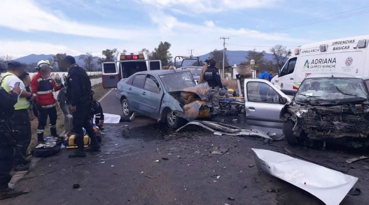 Choque deja 3 muertos y 5 heridos en la rúa Tangancícuaro-Chilchota