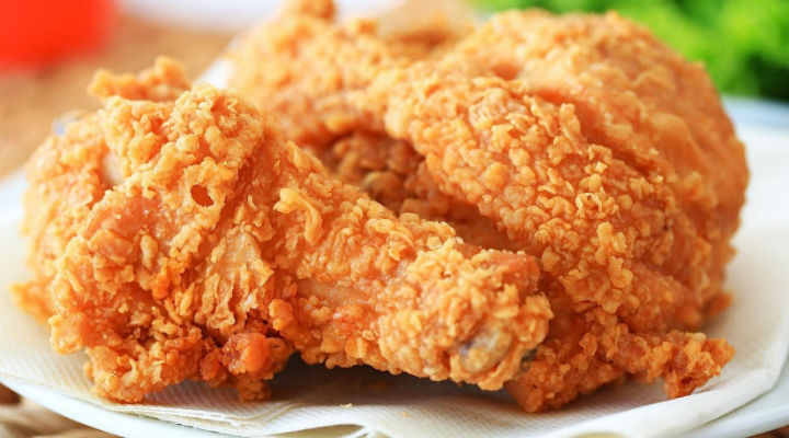 Consumir pollo frito aumenta 13 por ciento riesgos de muerte