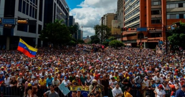 FMI seguirá a “la comunidad internacional” para reconocer gobierno de Venezuela