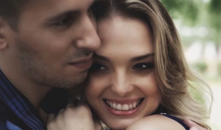 Flor Otero protagoniza el videoclip de “Dos corazones” de Brian Salter