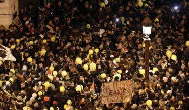 Francia: Chalecos amarillos acuden a festejos de Año Nuevo