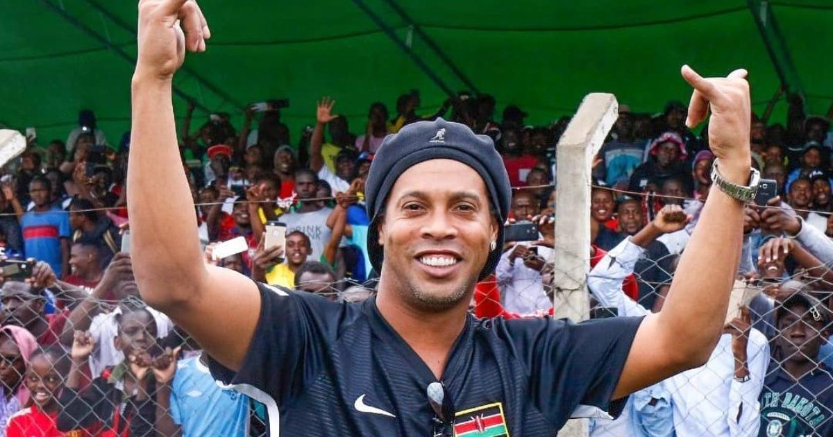 Justicia brasileña prohíbe a Ronaldinho salir del país por deuda millonaria