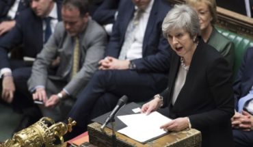 Theresa May busca modificar el acuerdo para el Brexit