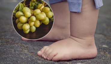 translated from Spanish: Child dies choking with a grape in new year
