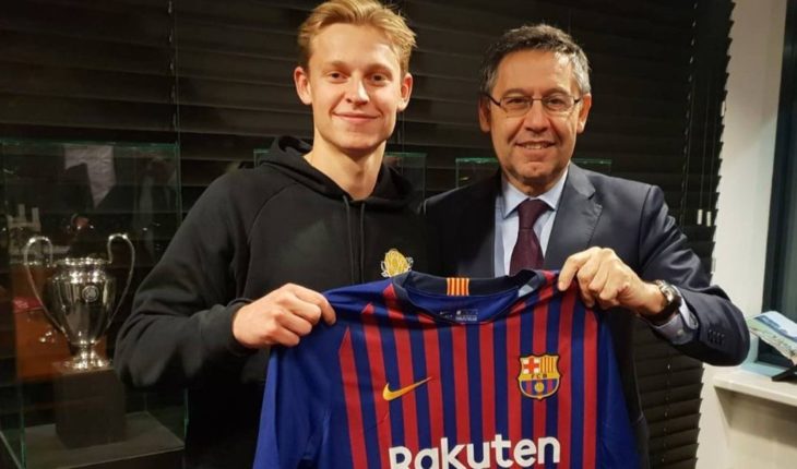 translated from Spanish: FC Barcelona hires Jong Frenkie for the next five seasons