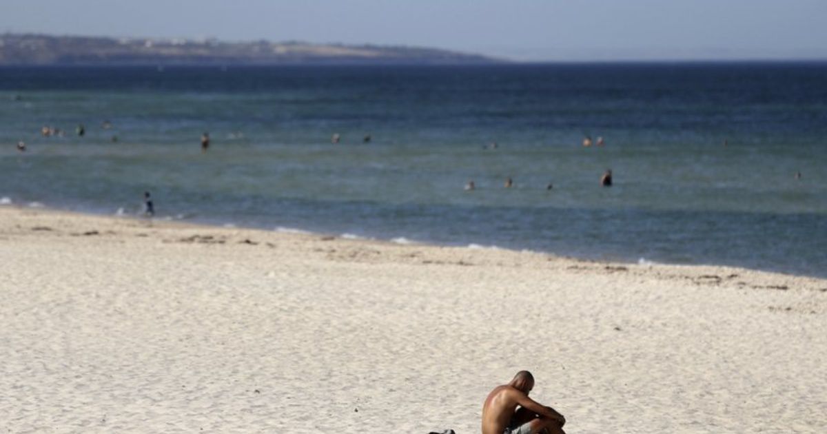Melbourne hopes the hottest day in a decade
