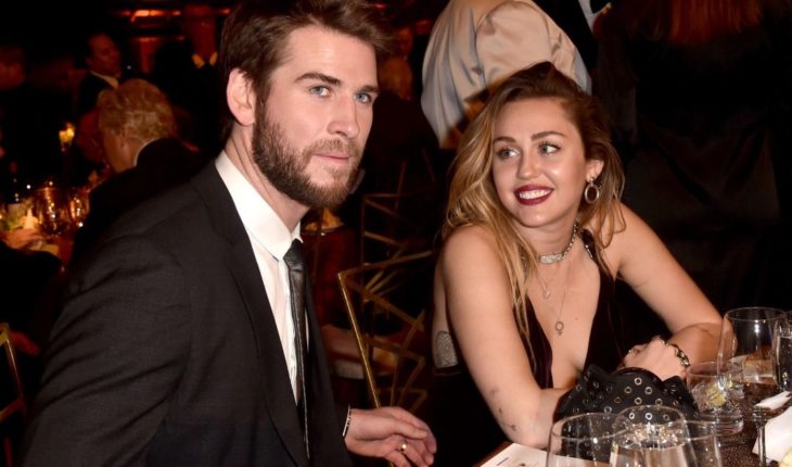 translated from Spanish: Miley Cyrus and Liam, together in public event now as husbands