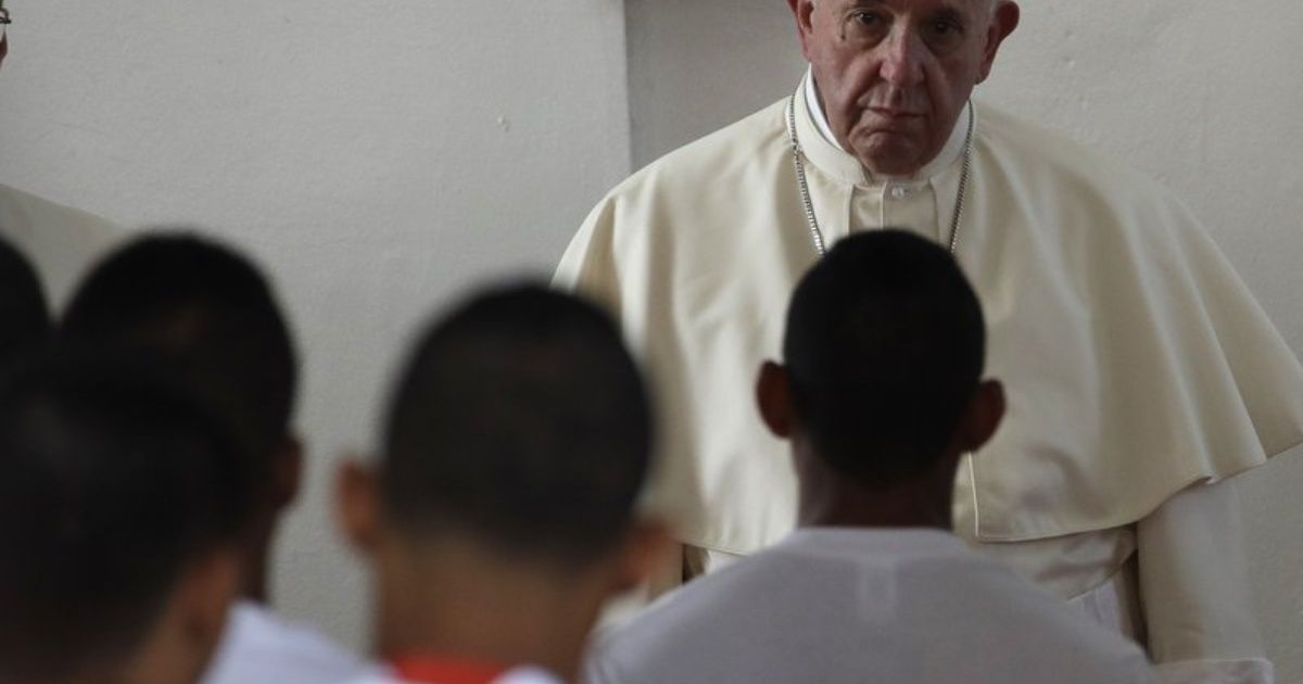 Pope seeks to inspire to priests and nuns in Panama