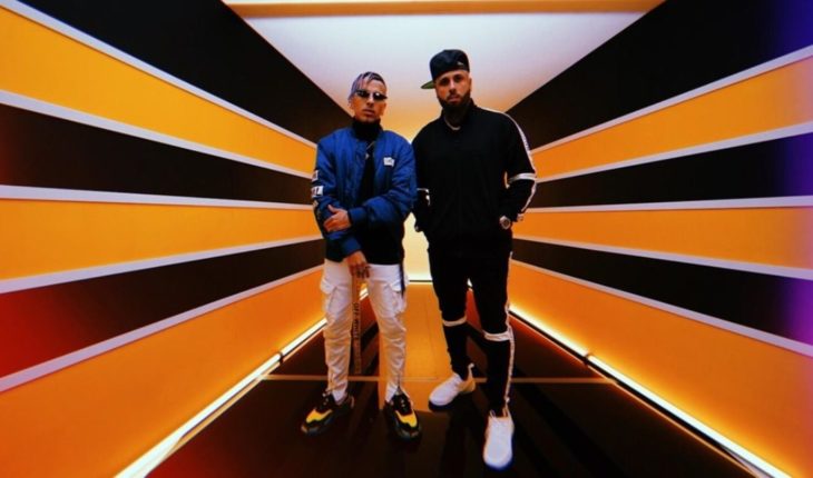 translated from Spanish: Rauw Alejandro premiered “That give” together to Nicky Jam