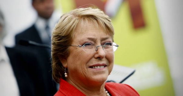 The ghost of Michelle Bachelet round La Moneda and the opposition