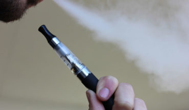 translated from Spanish: They warn the epidemic by the use of the electronic cigarette