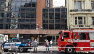 Detienen a un hombre por el incendio de un hotel donde murieron 5 personas
