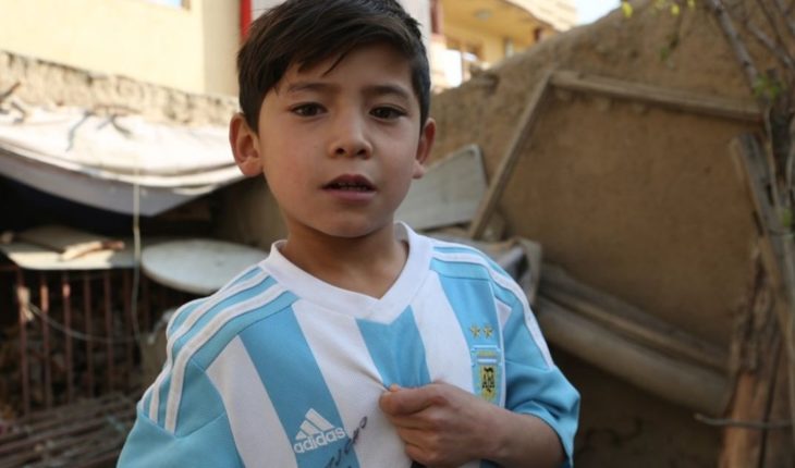 El niño afgano fanático de Messi se convirtió en objetivo de los Talibanes