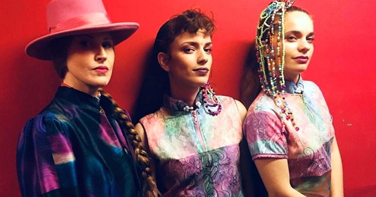 El trío Fémina editó un single junto a Iggy Pop titulado "Resist"