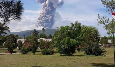 Indonesia establece el estado de emergencia tras erupción en Célebes