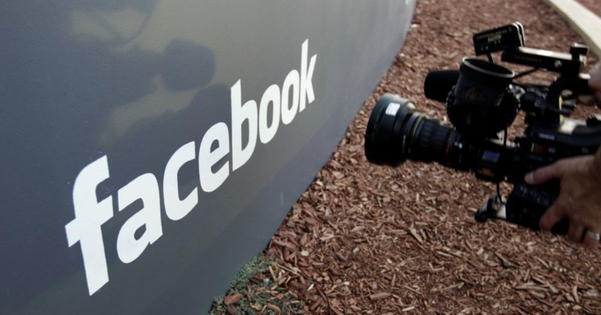 Legisladores británicos acusan a Facebook de infringir leyes