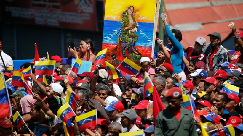 Maduro pidió a militares "evitar que Venezuela se convierta en una estrella de la bandera gringa"