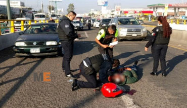 Motociclista resulta herido luego de chocar contra un auto en Morelia
