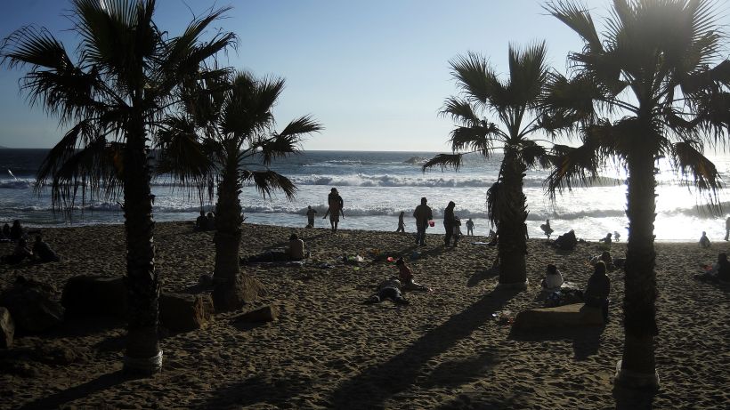 Multan a propietarios de fundos en playas cercanas a Pichilemu por cerrar paso a la playa