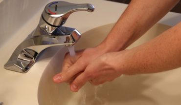 Presentador de TV aseguró no haberse lavado las manos en 10 años