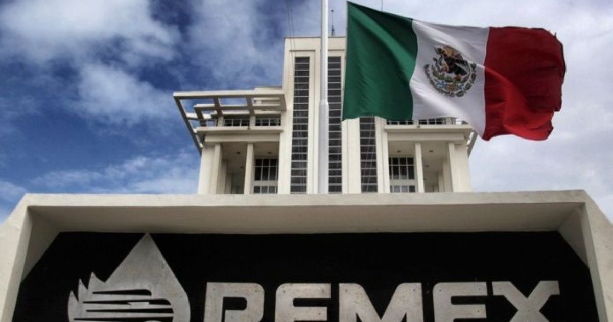 "Se quitará carga fiscal a Pemex", anuncia AMLO