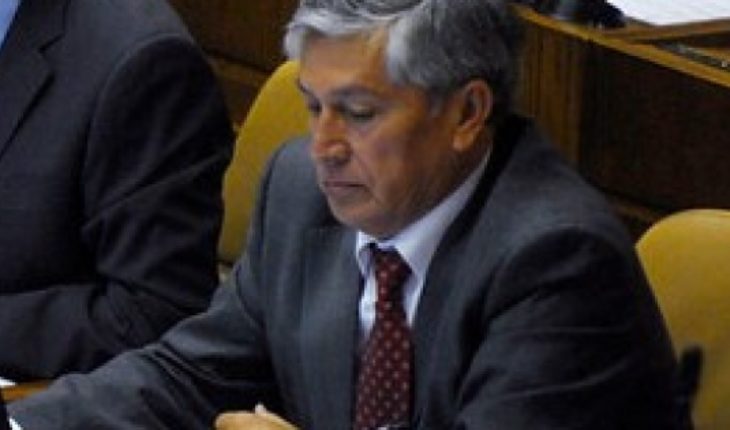 Senador Sandoval (UDI) acusó “errores de coordinación y comunicación” en incendio de Aysén