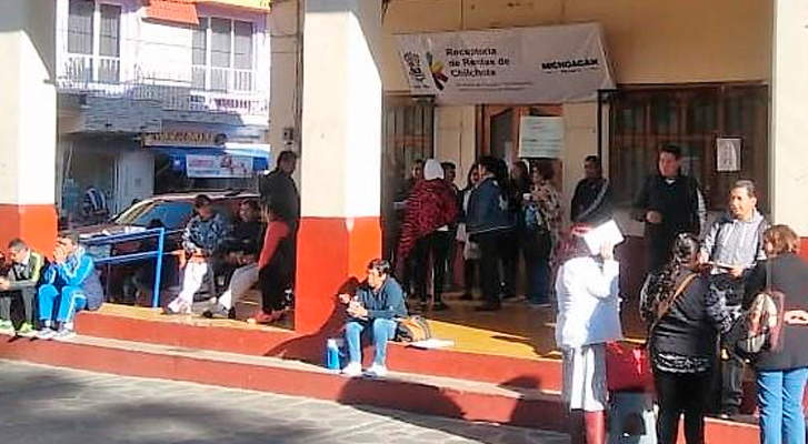 Siguen tomas de Rentas y comercios, por la CNTE en la región Zamora