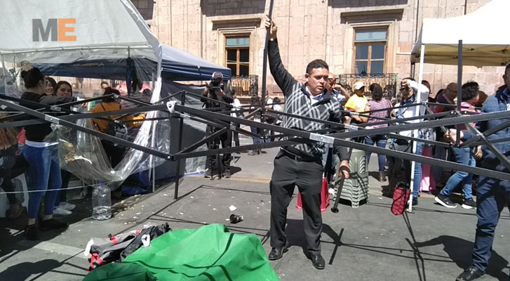 Tras un mes de protestas, CNTE logra compromisos de autoridades, concluyen protestas