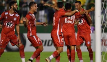 Unión La Calera tapa bocas y avanza en la Copa Sudamericana
