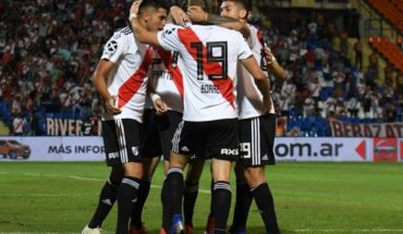 translated from Spanish: A toned River will visit Velez