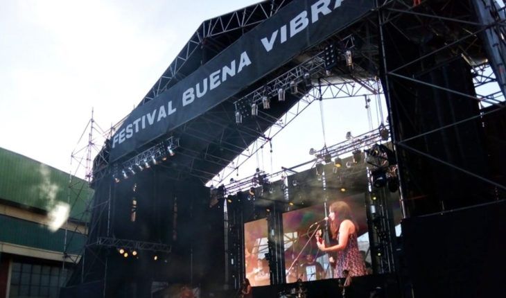 translated from Spanish: Calor, música y reclamos sociales: así se vivió el Festival Buena Vibra