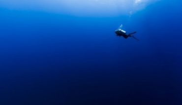 translated from Spanish: Científicos explican por qué los océanos se están volviendo más azules (y no es una buena noticia)