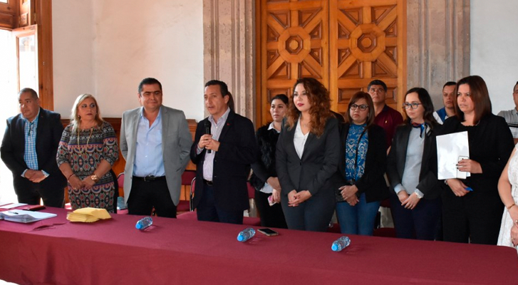 Congress of Michoacan provides scholarships to students of excellence