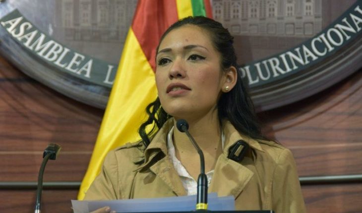 translated from Spanish: Daughter of Chilean became the President of the Senate youngest in Bolivia