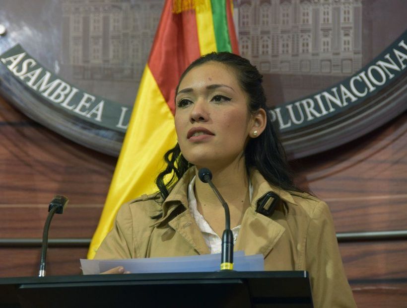 Daughter of Chilean became the President of the Senate youngest in Bolivia
