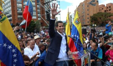 Guaidó advirtió a militares venezolanos de que tienen dos días para "ponerse del lado de Constitución"