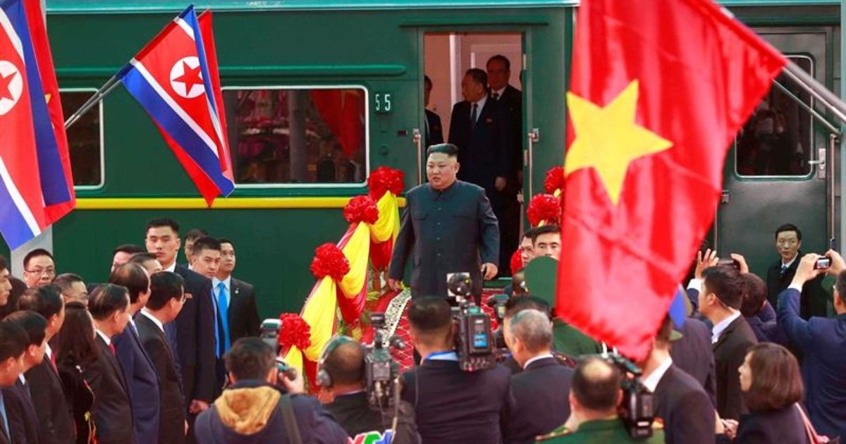 Kim Jong-un llega a Hanoi para reunirse con Donald Trump
