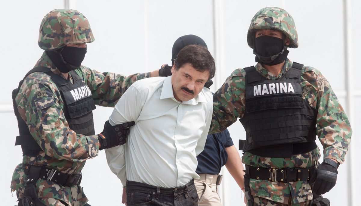 Mexicanos creen que el Chapo sí sobornó a políticos: encuesta