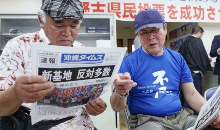 translated from Spanish: Okinawa rechaza en referendo reubicar base militar de EEUU
