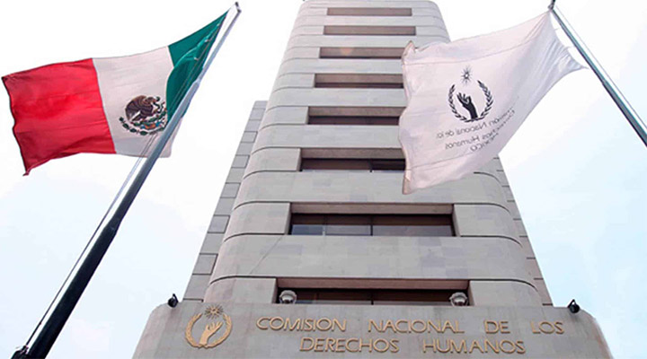 "Pursuit of dialogue with the CNTE, does not inhibit enforcement of the law," responds CNDH AMLO