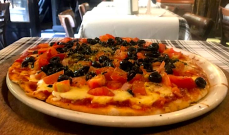 translated from Spanish: The insatiable: pizza and pasta more than good price
