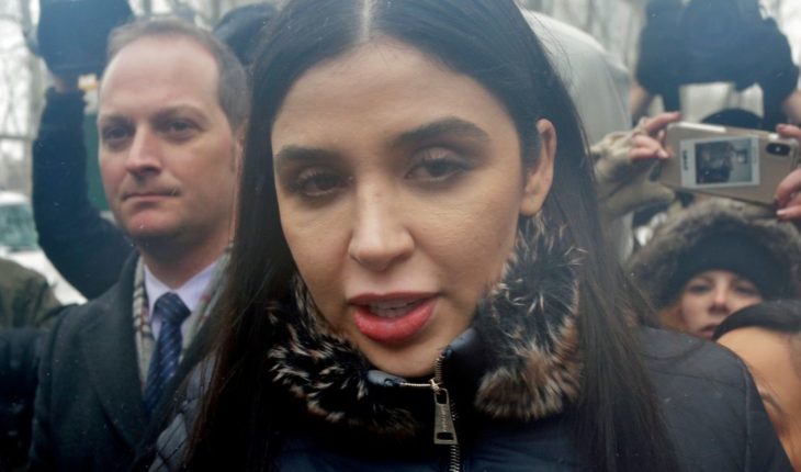 translated from Spanish: The signs of love between Emma Coronel and el Chapo Guzmán (photos)