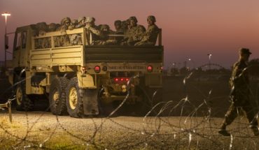 translated from Spanish: Trump deploys 3,750 additional troops at the border