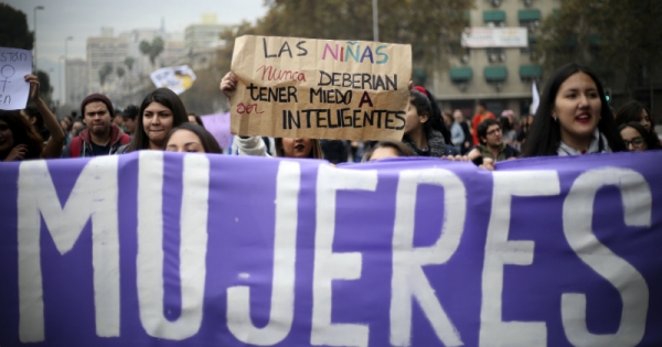 University of Chile opens registration for course online and free envelope feminism