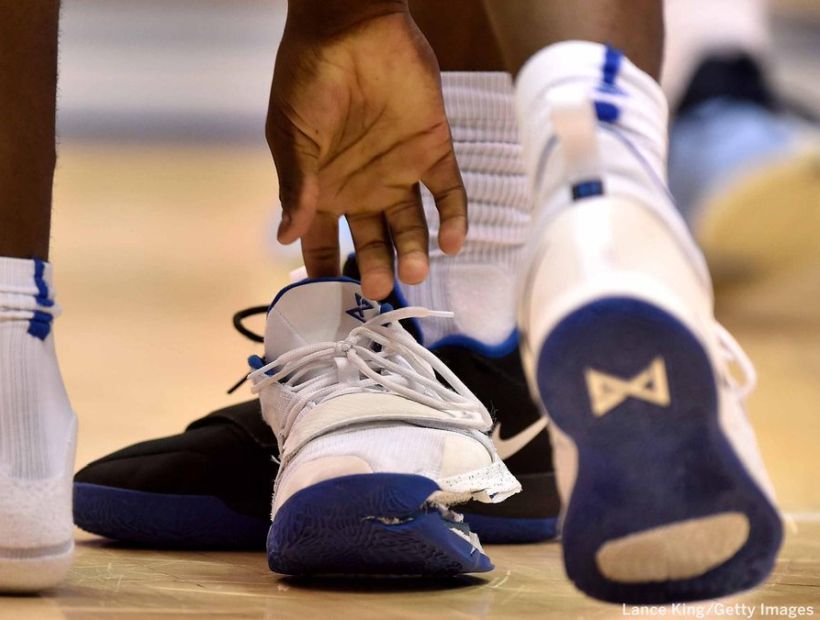 [VIDEO] Accidente de famoso basquetbolista en un partido provoca desplome en las acciones de Nike