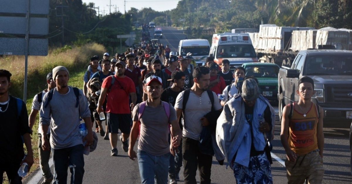 Al menos 70 salvadoreños parten hacia EU pese a amenazas de Trump