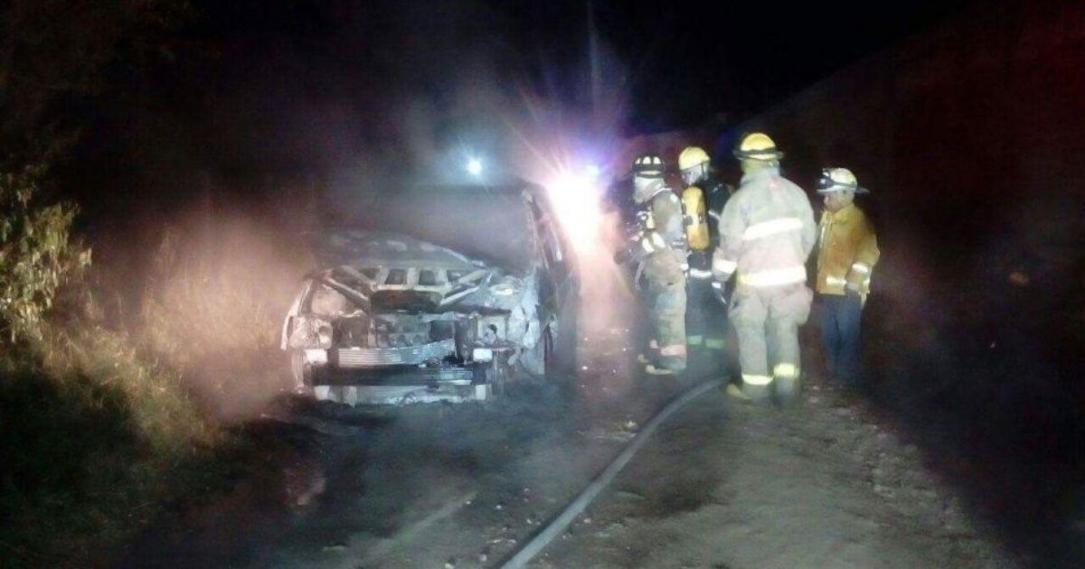 Alcalde de Juchitán, Oaxaca sufre atentado en carretera e incendian su auto