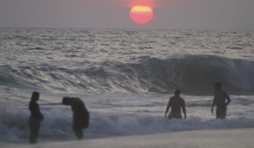 Atleta chino muere ahogado en playa de Acapulco