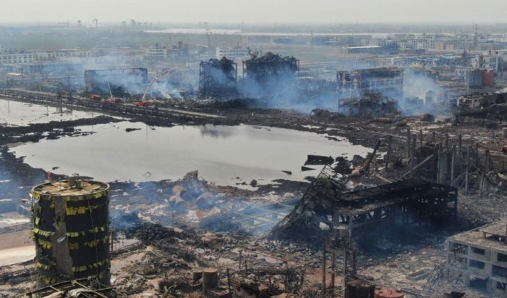 Aumenta a 64 muertos por explosión en planta química en China